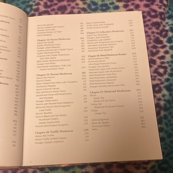 Wild mushrooms a cookbook and foraging guide - Picture 5 of 5